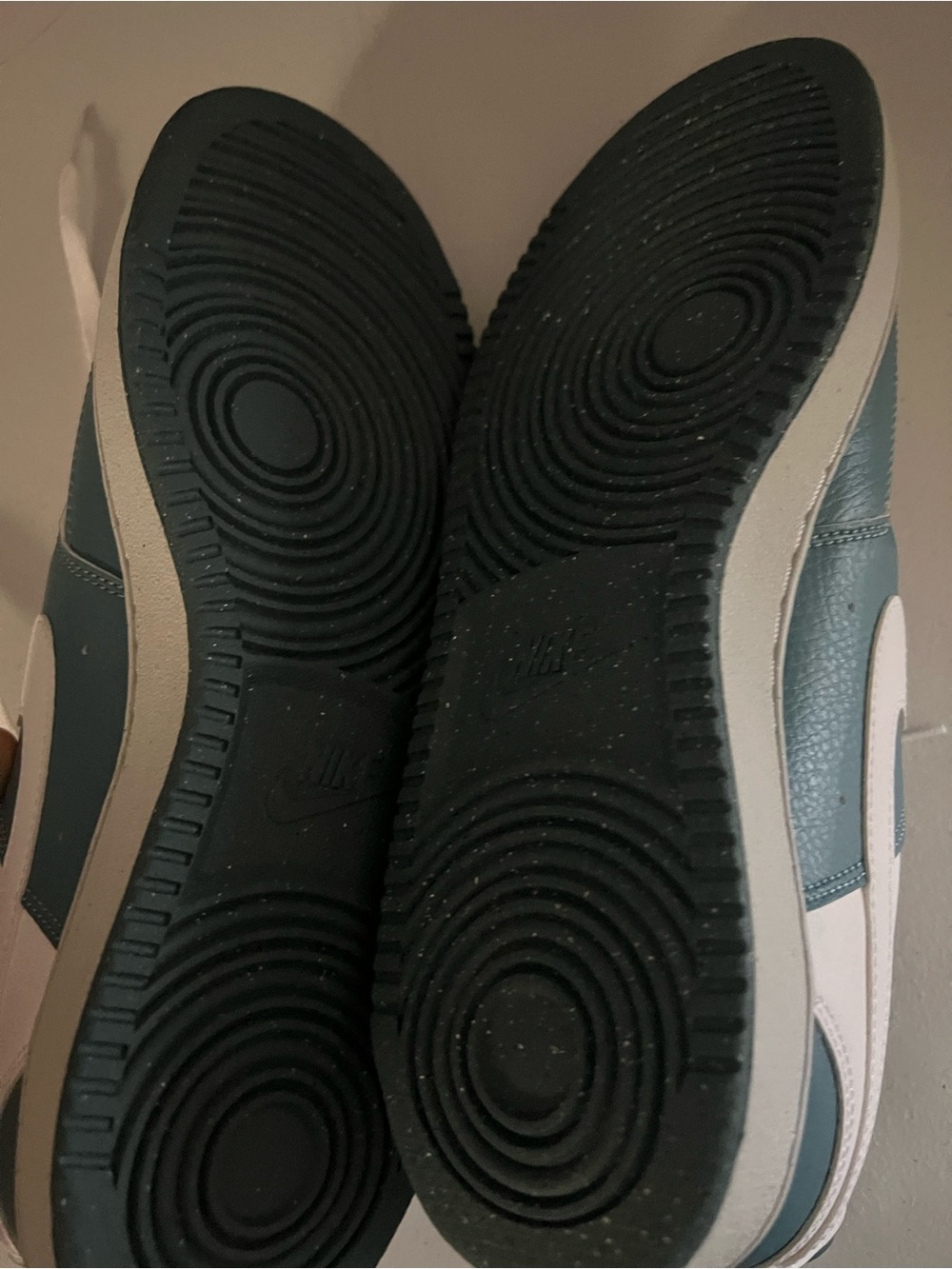 Nike Women's Court Vision size 11 - Picture 3 of 4